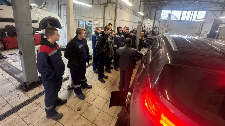 Автомеханики на экскурсии 1