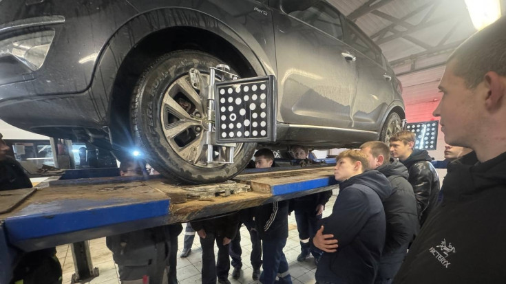 Автомеханики на экскурсии 5